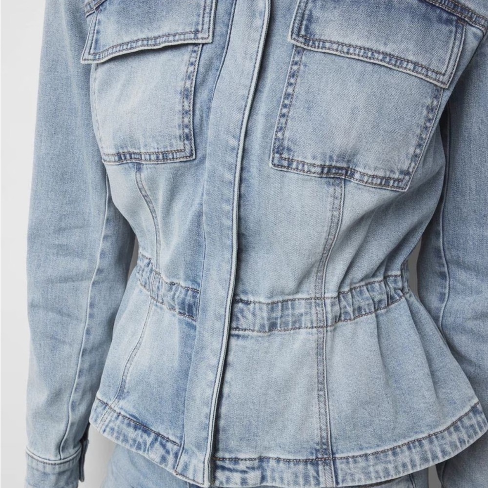 White House Black Market Cinched Waist Denim Jacket Peplum Front Zip Sz L - Picture 2 of 14